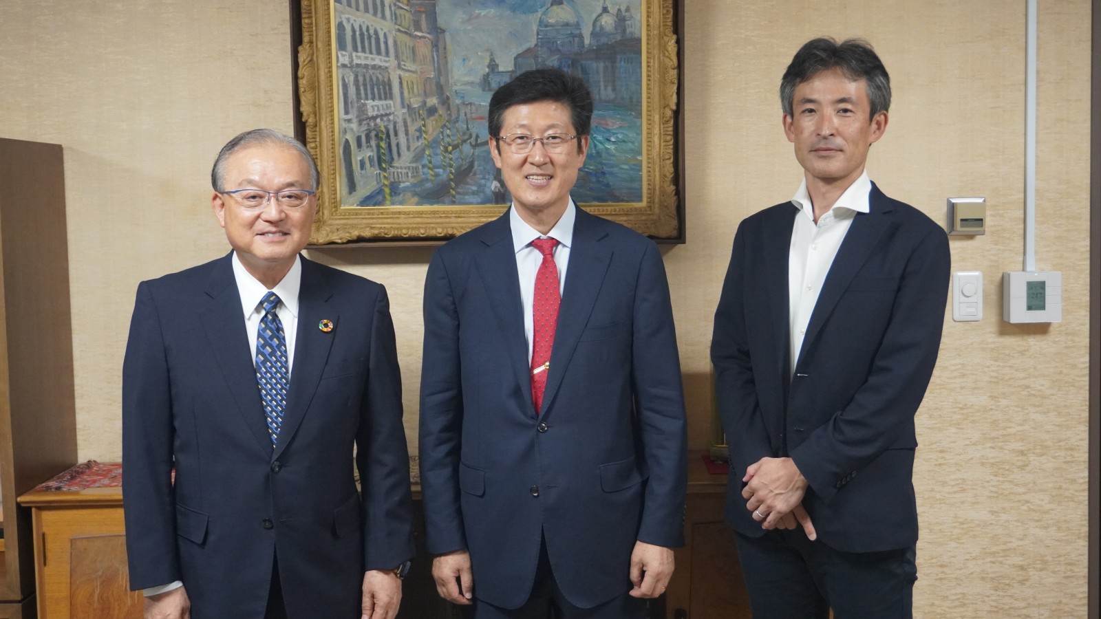 From left: Chairman Shukuri (JMC),Prof. Kim (KUMLC),Senior Research Fellow Nomura(JMC)